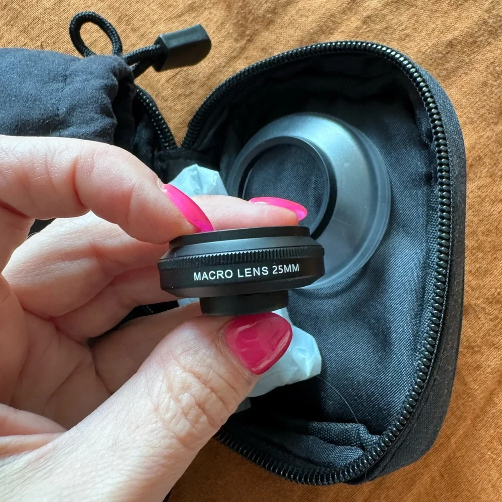Sandmarc Macro 25 mm Camera Lens With Lens Covers And Clips For iPhone